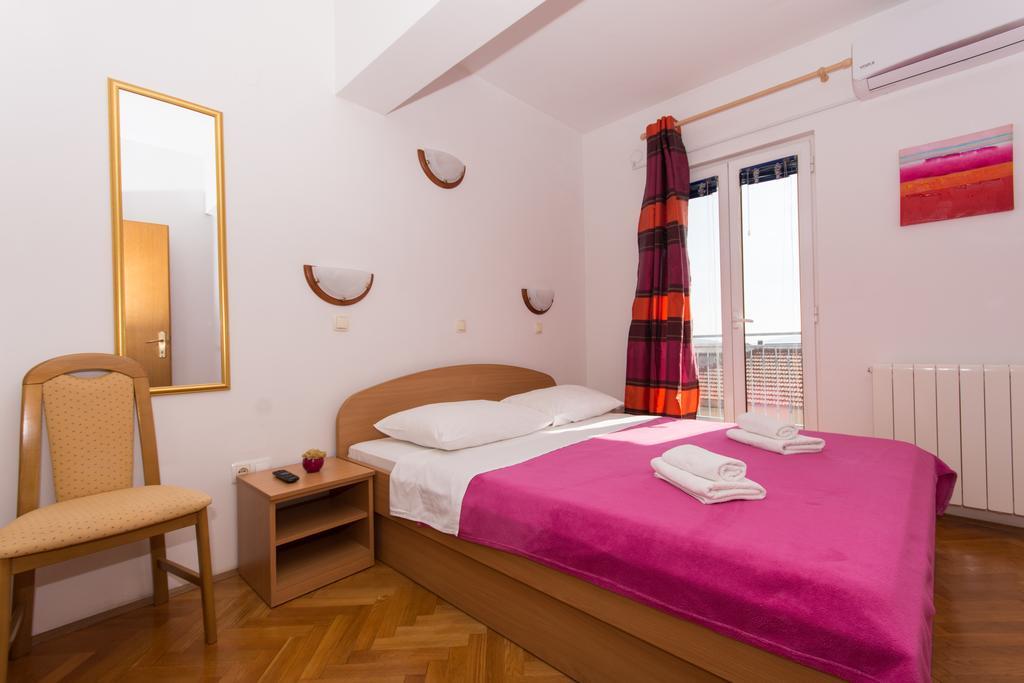 Guest House Mamut Kaštela Εξωτερικό φωτογραφία