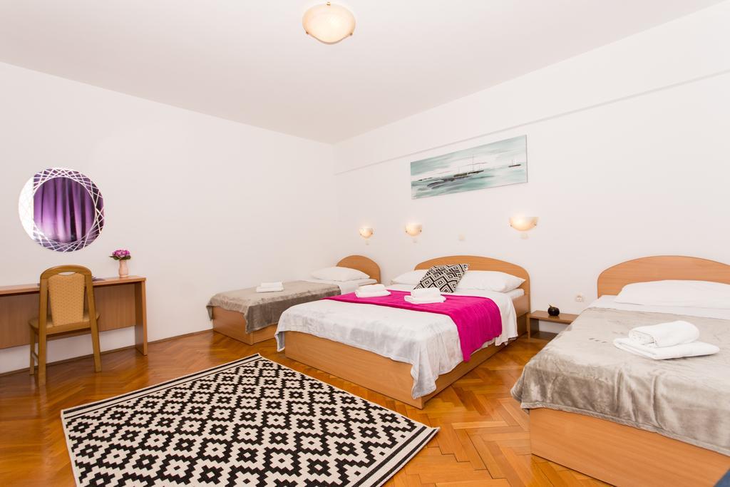 Guest House Mamut Kaštela Εξωτερικό φωτογραφία