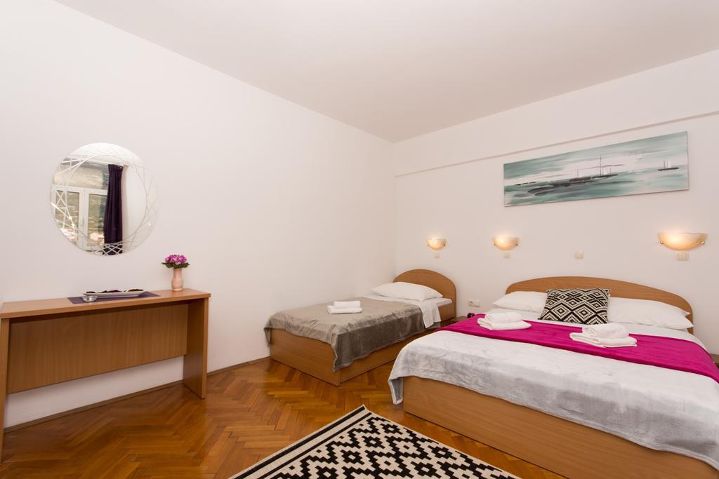 Guest House Mamut Kaštela Εξωτερικό φωτογραφία