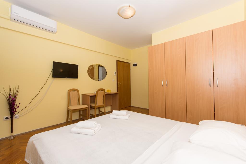 Guest House Mamut Kaštela Εξωτερικό φωτογραφία