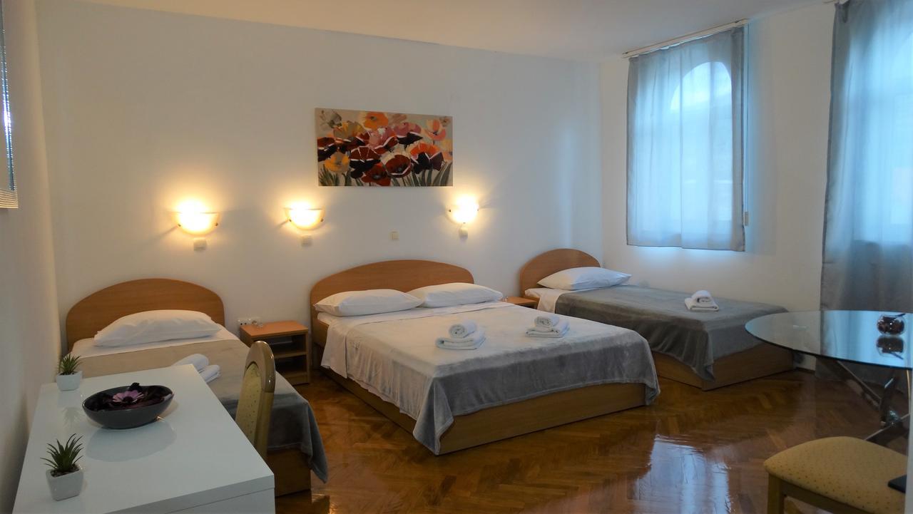 Guest House Mamut Kaštela Εξωτερικό φωτογραφία