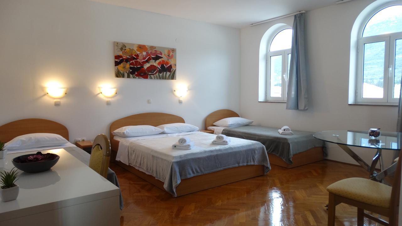 Guest House Mamut Kaštela Εξωτερικό φωτογραφία